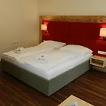 Freinerhof & Wellness 3*